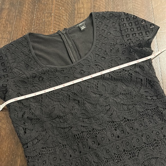 Ann Taylor Petite Black Lace Crochet short sleeve top fully lined w back zip - Picture 11 of 14